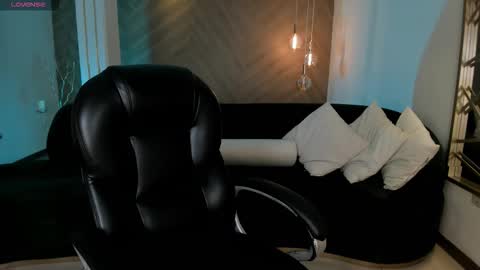 Snapshot of ambarjames_ chatting on October 2025 10:29:01 AM Ambar online show from October 2025 10:29:01 AM