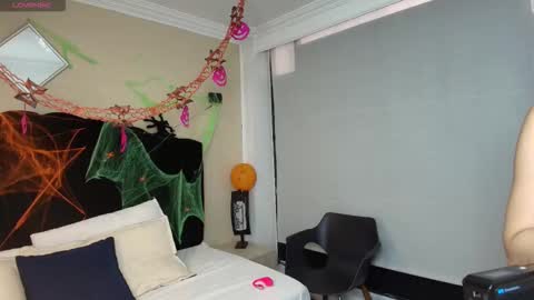 Ambar Ross online show from October 2025 07:29:02 PM