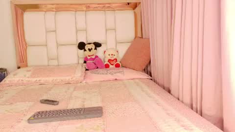 Snapshot of ambarrossi_ chatting on June 2026 11:12:02 AM online show from June 2026 11:12:02 AM