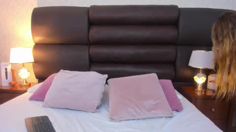 AmbarSantany  online show from February 2026 12:43:02 AM