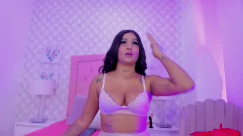 amber  ferrera online show from December 2025 07:44:01 PM