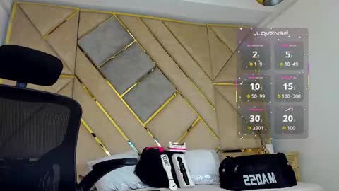 Amber  online show from October 2025 03:44:02 PM