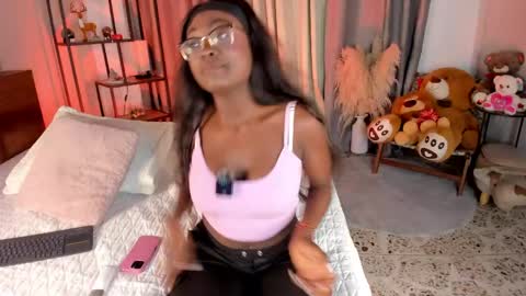 Snapshot of amber_maxwell chatting on June 2026 09:10:01 PM Amber online show from June 2026 09:10:01 PM