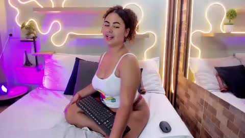 Snapshot of amber_milers chatting on June 2026 07:37:01 PM A M B E R online show from June 2026 07:37:01 PM