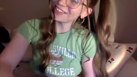 Snapshot of amberbunny1 chatting on January 2025 01:32:02 PM Amber 3 online show from January 2025 01:32:02 PM