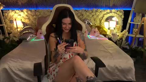Snapshot of amberdismond chatting on June 2026 12:55:01 PM Anna online show from June 2026 12:55:01 PM
