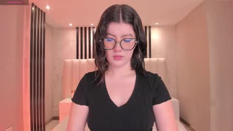 Snapshot of amberfarrell chatting on November 2025 05:44:01 PM Amber online show from November 2025 05:44:01 PM