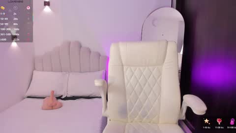 Snapshot of amberlewis_ chatting on May 2026 10:44:02 PM Amber online show from May 2026 10:44:02 PM