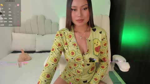 Snapshot of amberlewis_ chatting on June 2026 10:59:01 PM Amber online show from June 2026 10:59:01 PM