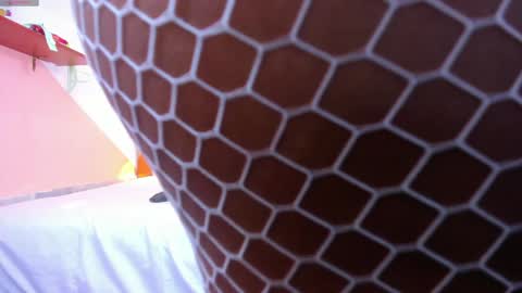 Amber online show from December 2024 07:01:01 PM