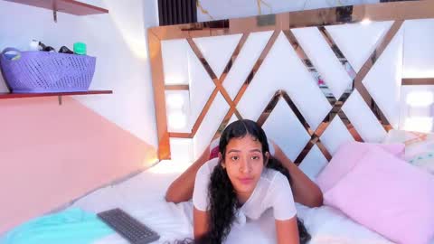 Amber online show from February 2025 06:52:02 PM