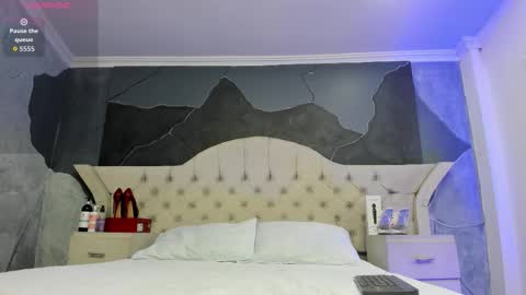 Snapshot of amberrgrey_ chatting on September 2025 01:00:01 PM Amber Grey online show from September 2025 01:00:01 PM