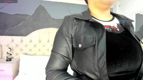 Snapshot of amberrgrey_ chatting on September 2025 12:29:01 PM Amber Grey online show from September 2025 12:29:01 PM