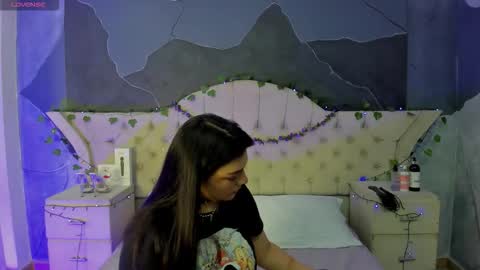 Snapshot of amberrgrey_ chatting on November 2025 06:52:01 PM Amber Grey online show from November 2025 06:52:01 PM