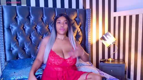 Snapshot of ambervelvett chatting on April 2026 11:37:01 AM Amber Dream online show from April 2026 11:37:01 AM