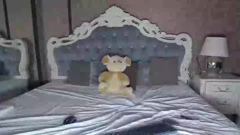 Ella online show from October 2025 06:44:01 AM