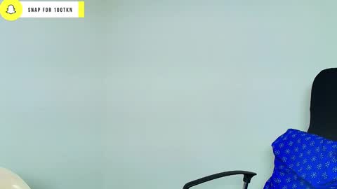 Snapshot of ameli_and_lucas chatting on December 2024 03:09:01 AM Amelia Lucas online show from December 2024 03:09:01 AM