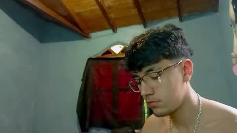 Snapshot of ameli_and_lucas chatting on September 2025 06:41:02 PM Amelia Lucas online show from September 2025 06:41:02 PM