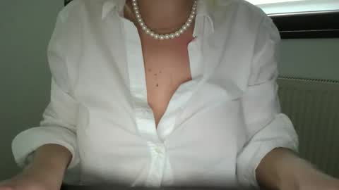 Beatrice online show from November 2025 07:01:01 AM