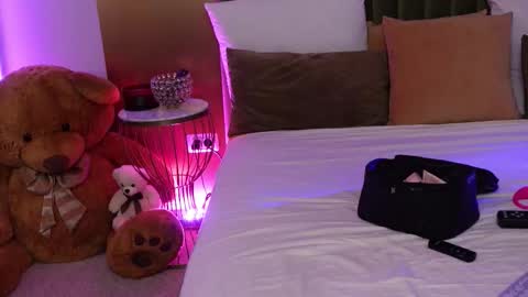 Amelia online show from February 2026 07:38:02 AM