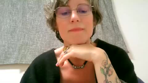 Snapshot of ameliaishka chatting on September 2025 03:33:02 AM Ameliaishka online show from September 2025 03:33:02 AM