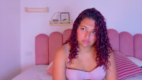 Snapshot of amelialaurent_ chatting on July 2026 06:25:02 PM amelialaurent_ online show from July 2026 06:25:02 PM