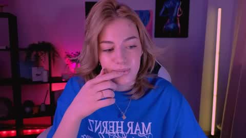 ameliarosaline online show from May 2026 02:42:01 AM