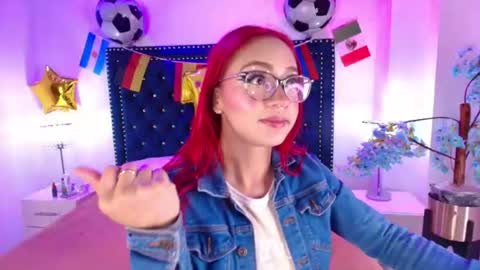Snapshot of amelie_adamsx chatting on June 2026 11:12:02 AM Amelie online show from June 2026 11:12:02 AM