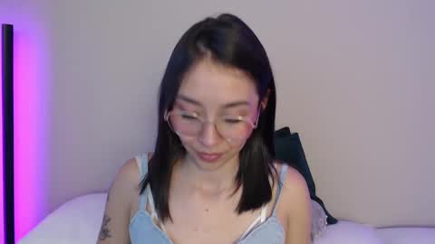 Amelie online show from February 2025 07:04:02 AM