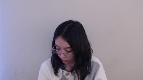 Amelie online show from March 2025 10:43:02 PM