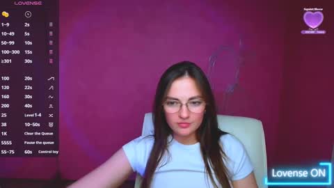 Snapshot of amelie_jackson_ chatting on December 2024 05:11:01 PM Amelie online show from December 2024 05:11:01 PM