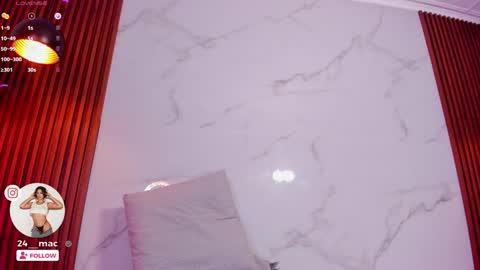 Snapshot of amelie_leigh chatting on December 2024 07:09:01 AM Alejandra online show from December 2024 07:09:01 AM