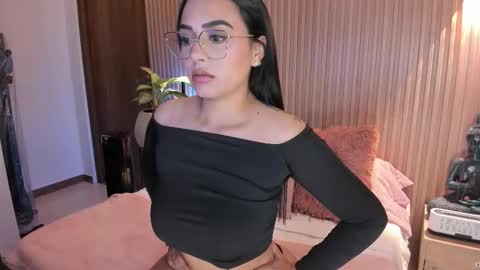 Amelie online show from March 2026 02:06:01 AM