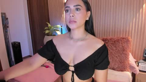 Amelie online show from April 2026 01:14:02 AM