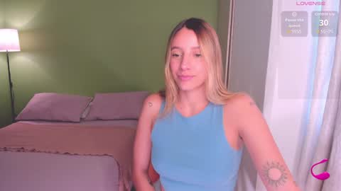 Snapshot of ameliegraham chatting on February 2025 08:24:01 PM Amelie Graham online show from February 2025 08:24:01 PM