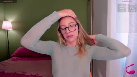 Snapshot of ameliegraham chatting on March 2025 07:06:02 PM Amelie Graham online show from March 2025 07:06:02 PM