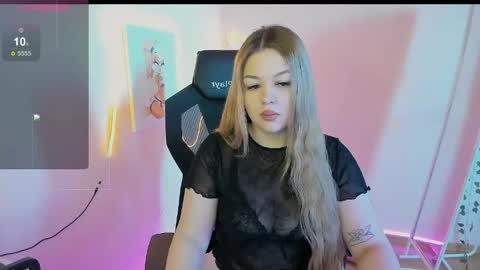 Amelie online show from April 2026 01:21:02 AM