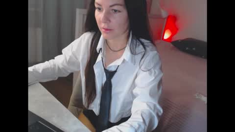 amelinamersi online show from September 2025 04:18:01 PM