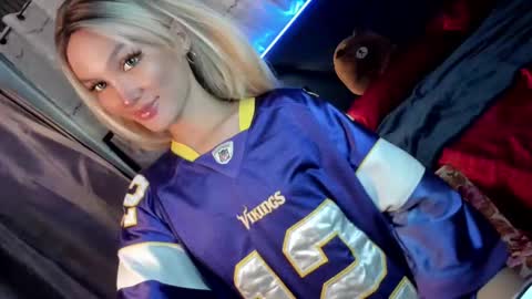 amelinckx online show from February 2025 07:27:02 PM