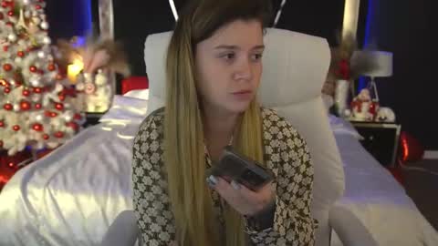 amellymillyy online show from December 2025 07:15:02 AM