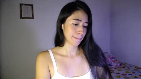 Snapshot of amelycaro chatting on December 2024 05:15:01 AM Amely online show from December 2024 05:15:01 AM
