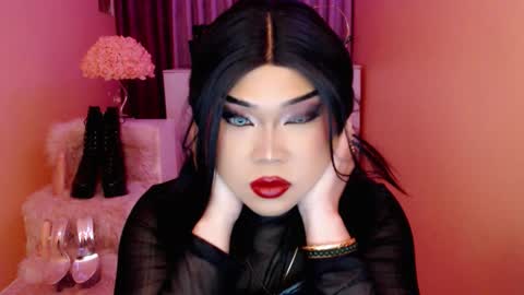 Queen Mireska online show from September 2025 01:49:02 PM