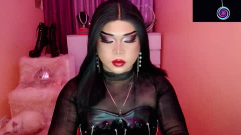 Queen Mireska online show from November 2025 02:39:01 PM