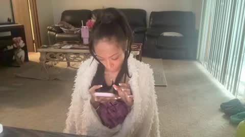 Snapshot of amirime chatting on April 2026 01:41:01 PM Aulani 3 online show from April 2026 01:41:01 PM