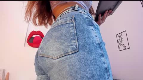 hi guys im ariani ill be off till december 1st for vacation if u want u can add me on snapchat by bio and talk or play there online show from December 2024 06:25:01 PM