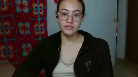 amitlu_ online show from November 2025 03:13:02 PM