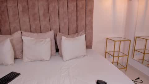 Amber online show from November 2025 05:37:01 PM