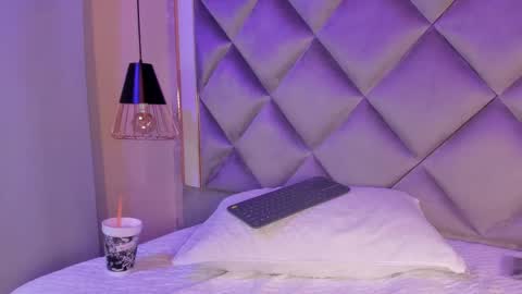 ammy durand online show from February 2025 09:00:02 AM