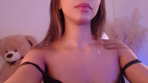 Snapshot of amonet_x chatting on November 2025 10:10:02 AM Sophi online show from November 2025 10:10:02 AM