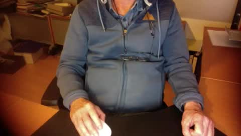 Amor2200 online show from October 2025 06:54:02 PM